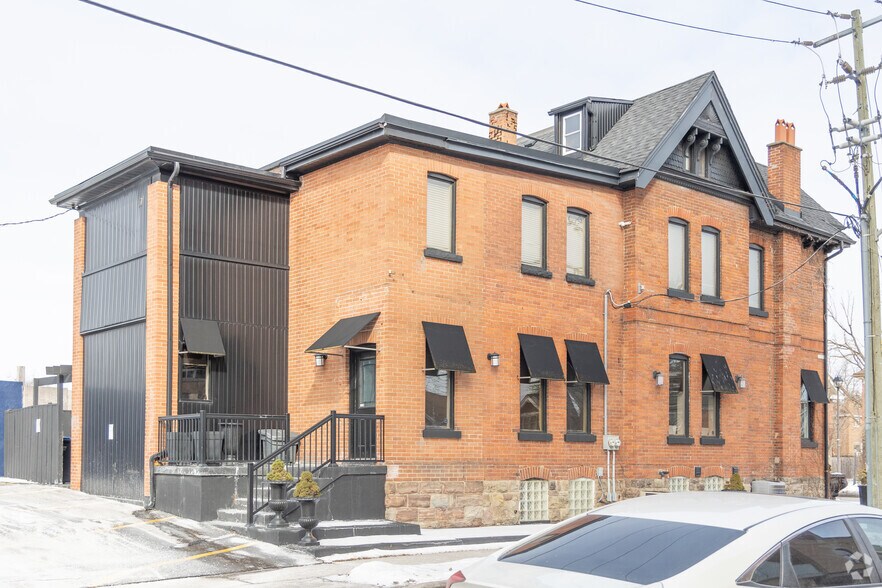 195 Main St N, Brampton, ON à louer - Photo de l’immeuble – Image 3 sur 5