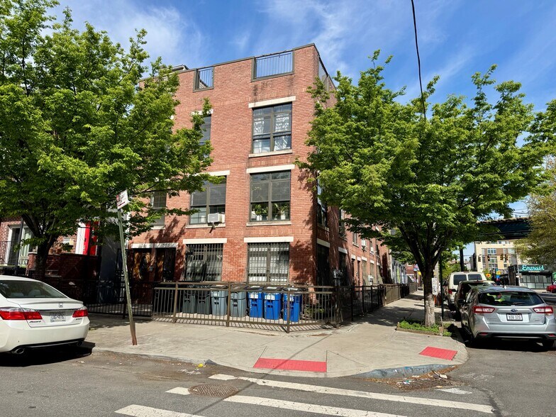 228, 230, 234, 236 Evergreen Avenue portefeuille de 4 biens à vendre sur LoopNet.fr - Photo de l’immeuble – Image 2 sur 23