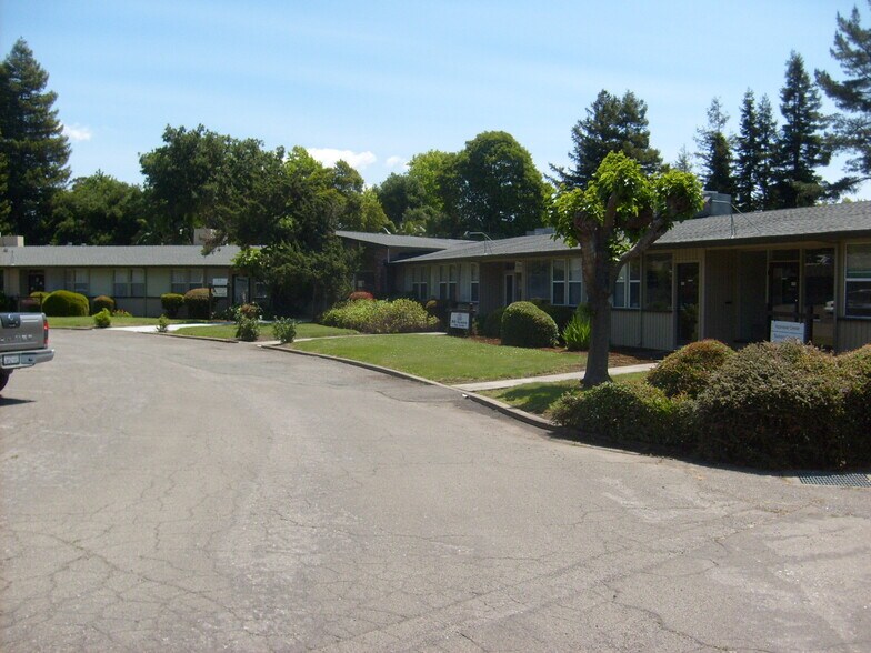 4000 Montgomery Dr, Santa Rosa, CA à louer - Photo de l’immeuble – Image 3 sur 4