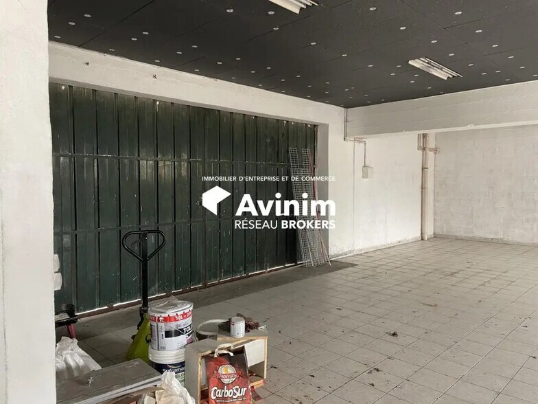 Local commercial dans Marignane à louer - Photo de l’immeuble – Image 3 sur 10