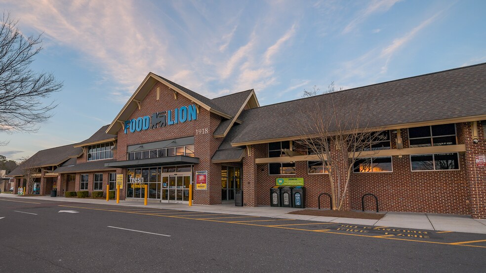 1918 Mt Gallant Rd, Rock Hill, SC à louer - Photo de l’immeuble – Image 1 sur 4