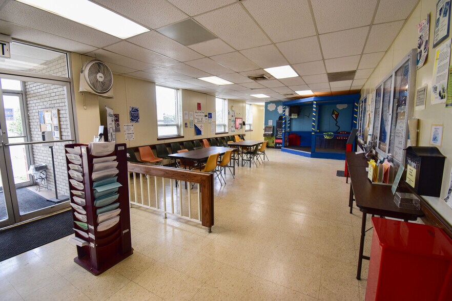 3716 12th Ave E, Tuscaloosa, AL à vendre - Photo intérieure – Image 3 sur 6