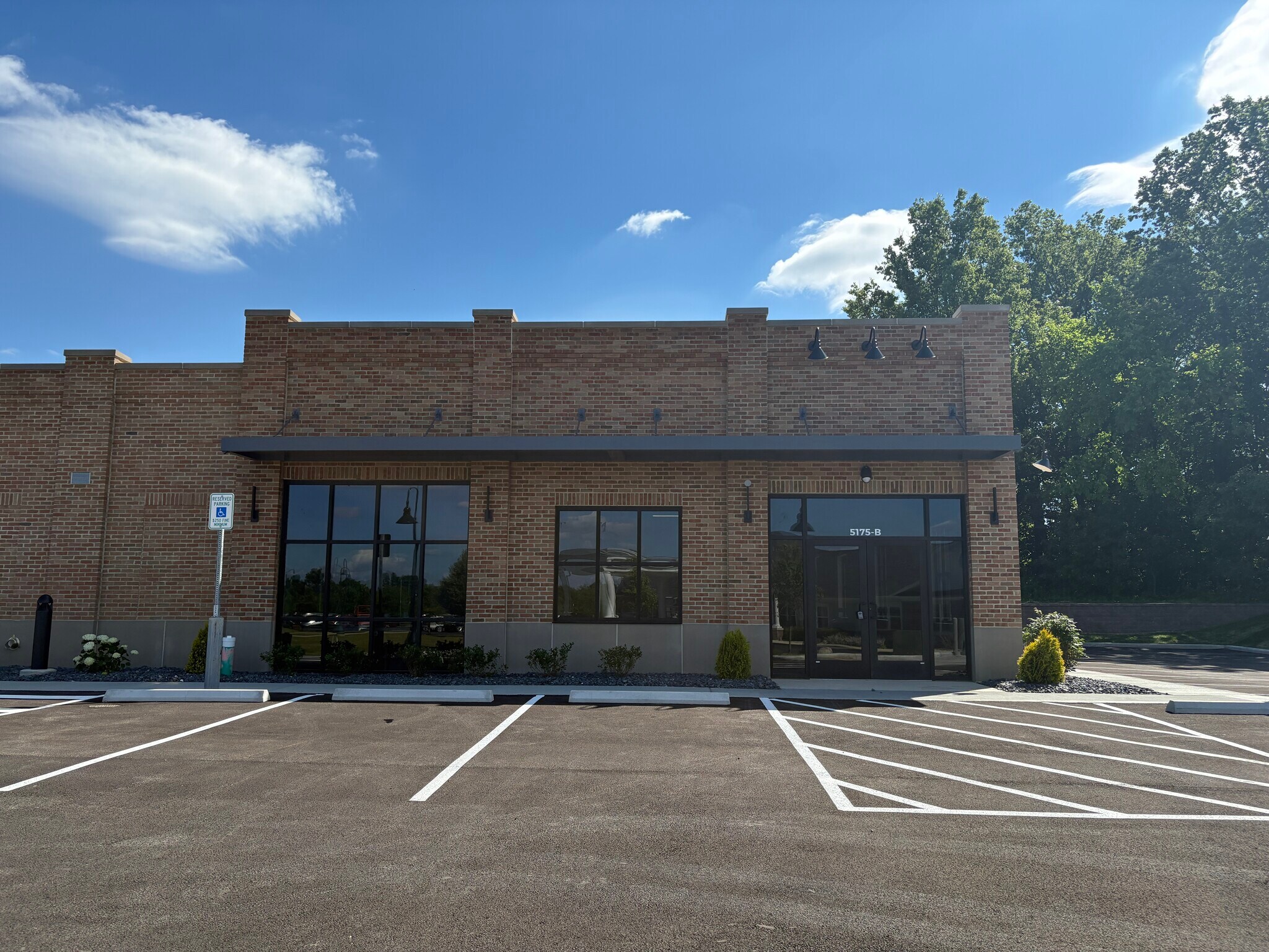 5175 Forest Dr, New Albany, OH à louer Photo de l’immeuble– Image 1 sur 6