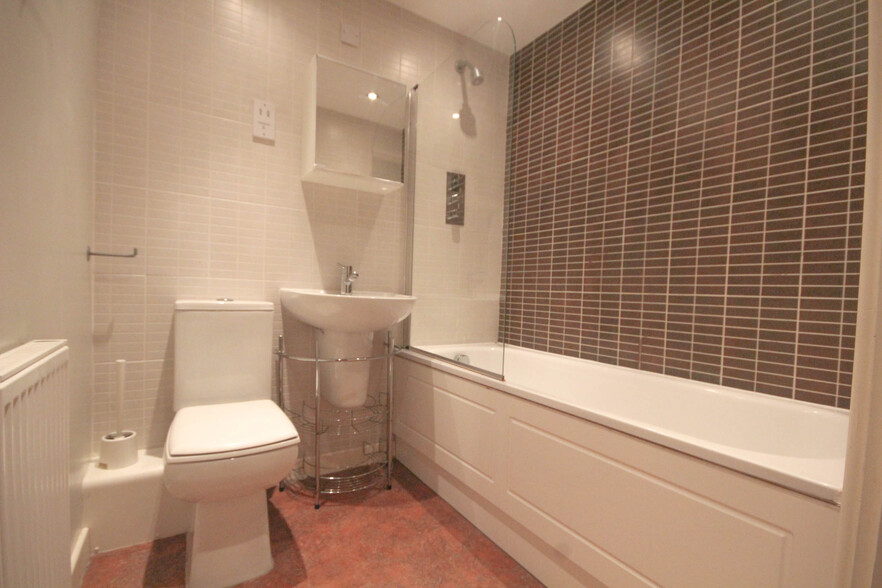 25 Ongar Rd, Brentwood à vendre - Photo intérieure – Image 3 sur 15
