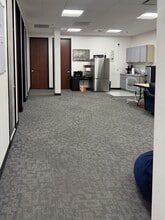 3841 N Freeway Blvd, Sacramento, CA à louer Photo intérieure– Image 2 sur 4