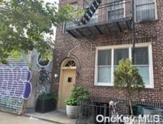 Plus de détails pour 240 Powers St, Brooklyn, NY - Logement à vendre