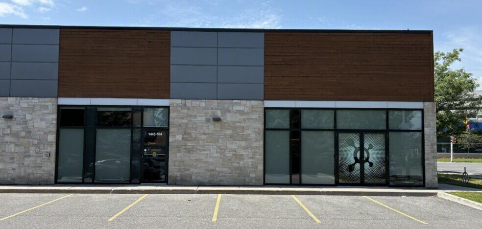 1445 Merivale Rd, Ottawa, ON à louer - Photo de l’immeuble – Image 2 sur 2