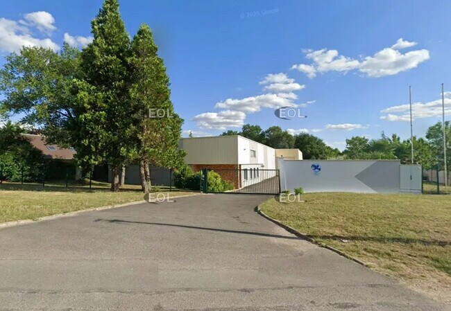 Plus de détails pour Local d'activités à louer