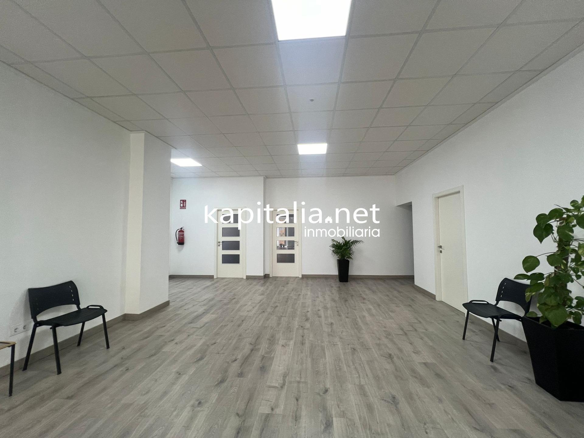 Local commercial dans Ontinyent, Valencia à vendre Photo de l’immeuble– Image 1 sur 9