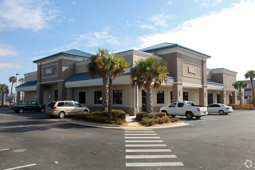 458-655 W Brandon Blvd, Brandon, FL à louer - Photo principale – Image 1 sur 5