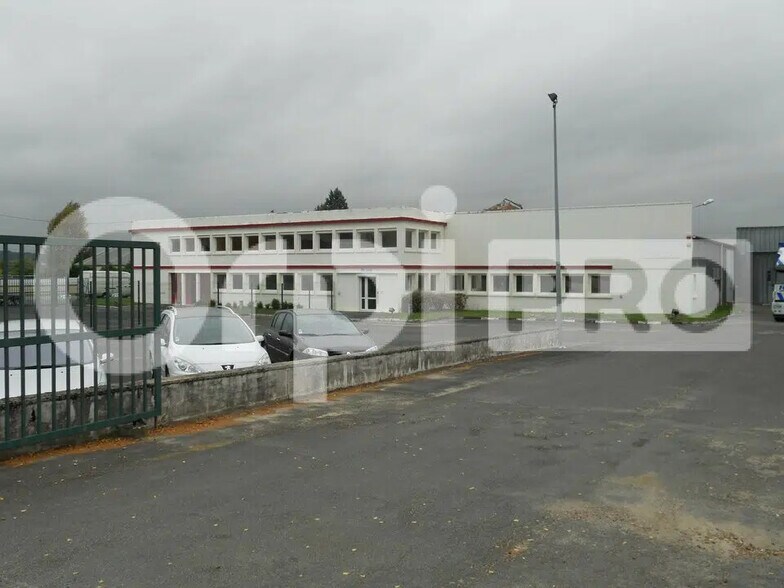 Local d'activités dans Compiègne à vendre - Photo de l’immeuble – Image 1 sur 5