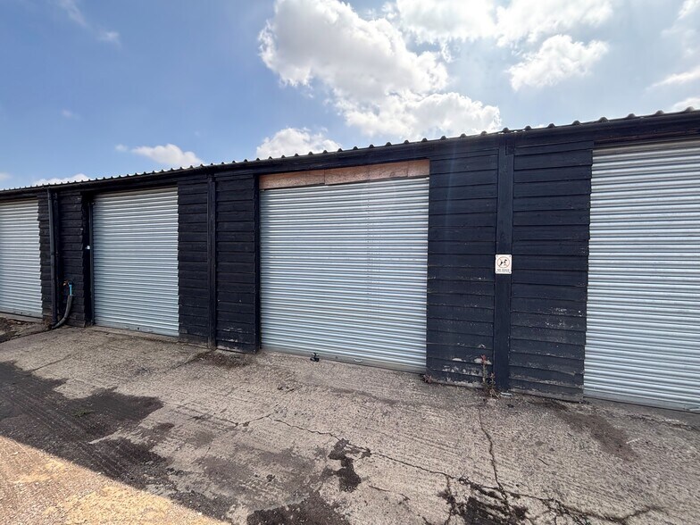 Crawley Rd, Bedford à louer - Photo de l’immeuble – Image 2 sur 17