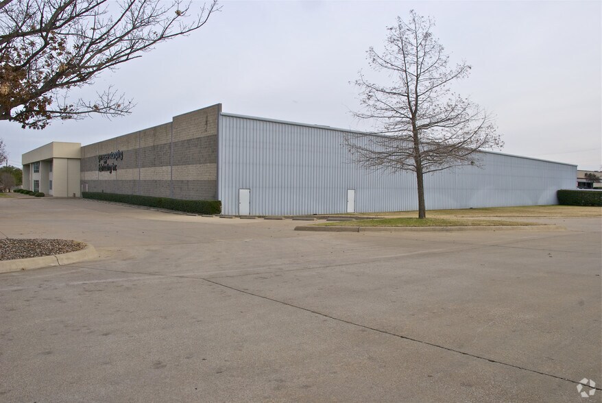 1470 Avenue T, Grand Prairie, TX à vendre - Photo de l’immeuble – Image 3 sur 4