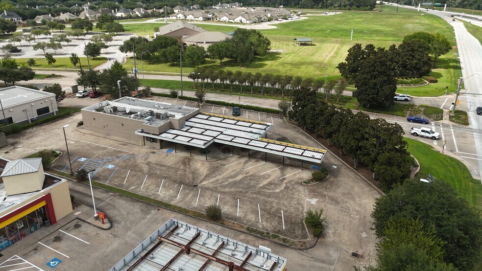 16710 W Grand Pky S, Sugar Land, TX à louer - Photo de l’immeuble – Image 2 sur 5