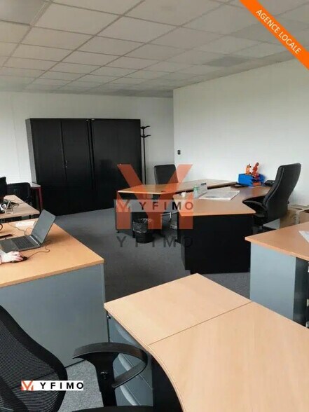 Bureau dans Poissy à louer - Photo de l’immeuble – Image 2 sur 6