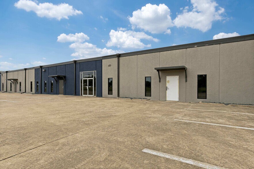 417 N Interurban St, Richardson, TX à vendre - Photo de l’immeuble – Image 1 sur 8
