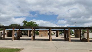 Plus de détails pour 405 S Washington St, Fredericksburg, TX - Spécialisé à vendre