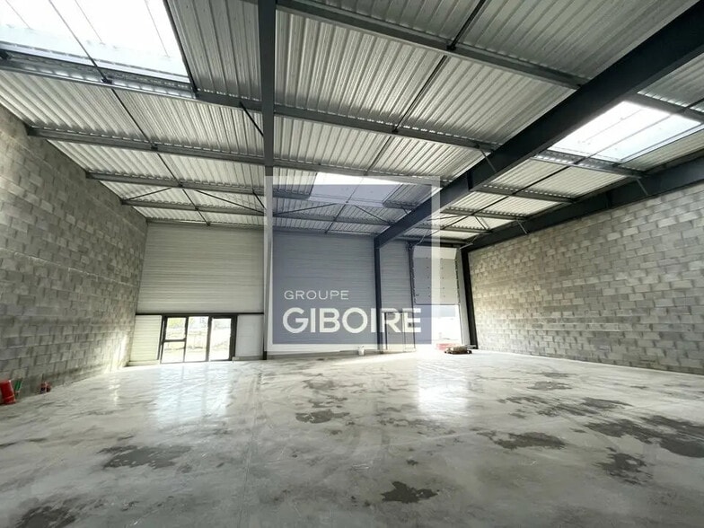 Industriel/Logistique dans La Chapelle-des-Fougeretz à louer - Photo de l’immeuble – Image 3 sur 6