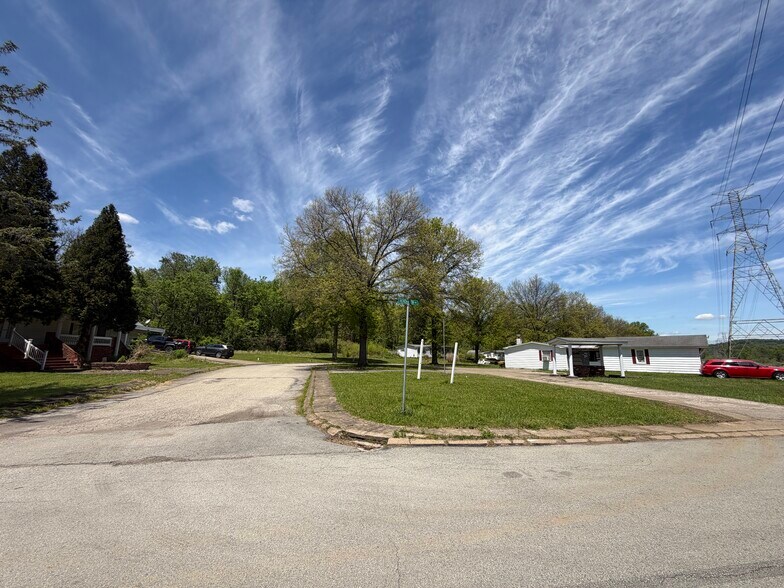 1-27 Oak Dr, Buena Vista, PA à vendre - Photo de l’immeuble – Image 3 sur 18