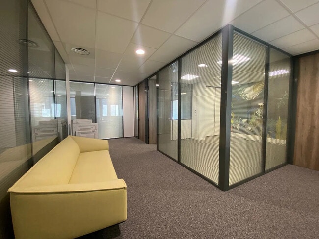 Plus de détails pour Bureau à vendre