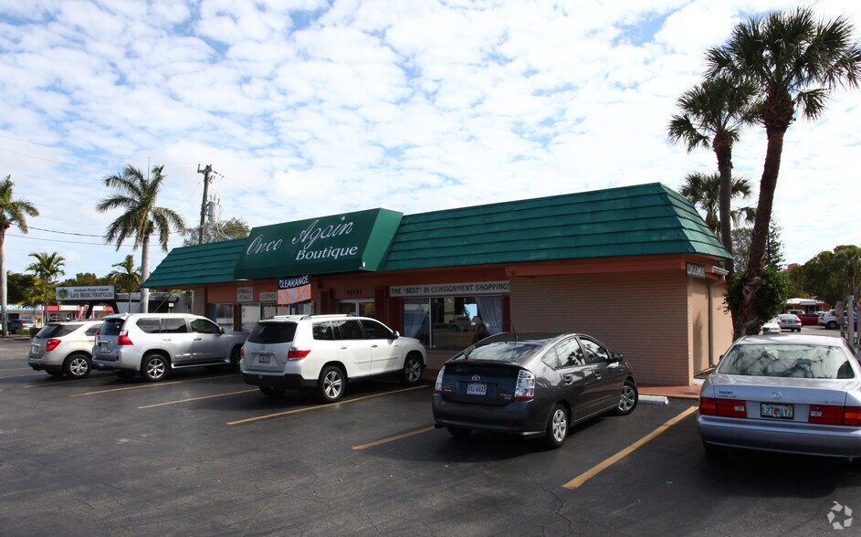 12721 McGregor Blvd, Fort Myers, FL à vendre - Photo de l’immeuble – Image 3 sur 9