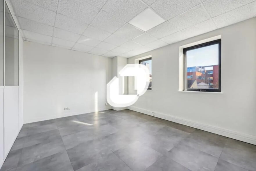 Bureau dans Bussy-Saint-Georges à vendre - Photo intérieure – Image 2 sur 4