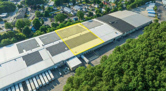 111 Adams Rd, Clinton, MA à louer - Photo de l’immeuble – Image 3 sur 6