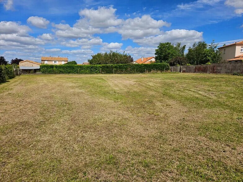 Terrain dans Quinçay à vendre - Photo de l’immeuble – Image 3 sur 3
