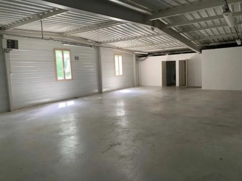 Local commercial dans Villers-Cotterêts à louer - Photo de l’immeuble – Image 2 sur 6