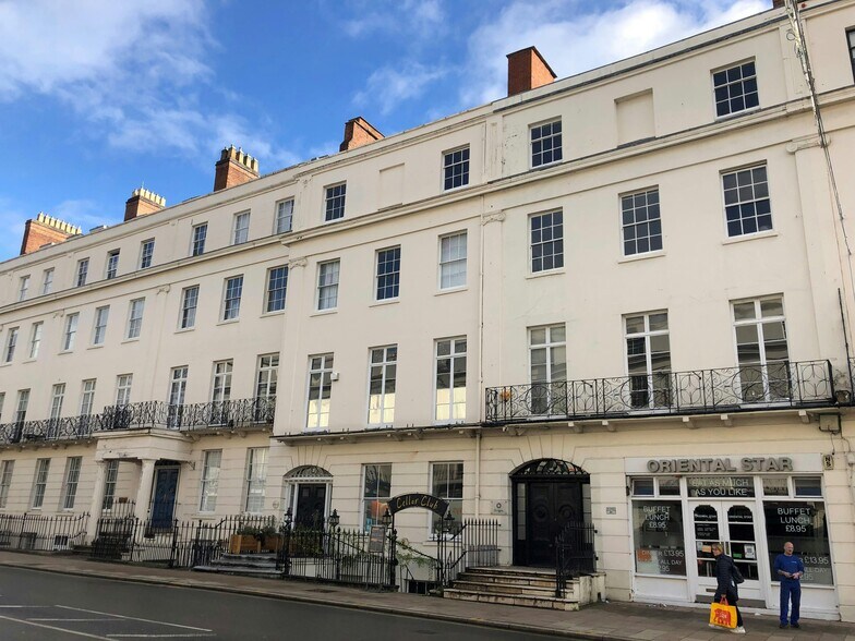 9 Parade, Leamington Spa à vendre - Photo de l’immeuble – Image 2 sur 12