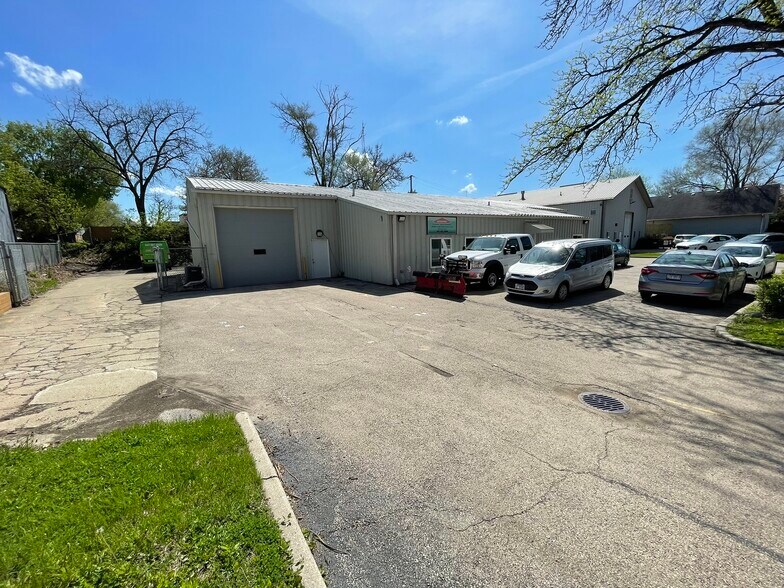 955 Grace St, Elgin, IL à louer - Photo principale – Image 1 sur 5