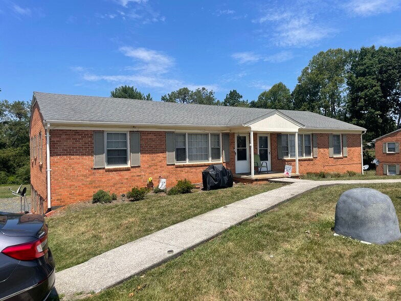 193 Cedar Cove Ln, Spout Spring, VA à vendre - Photo de l’immeuble – Image 3 sur 6