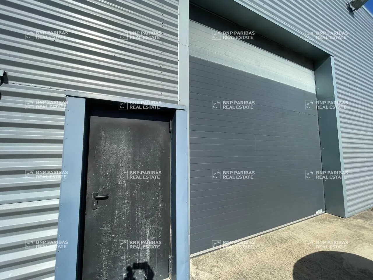  dans Saint-Jean-de-la-Ruelle à vendre Photo principale– Image 1 sur 1