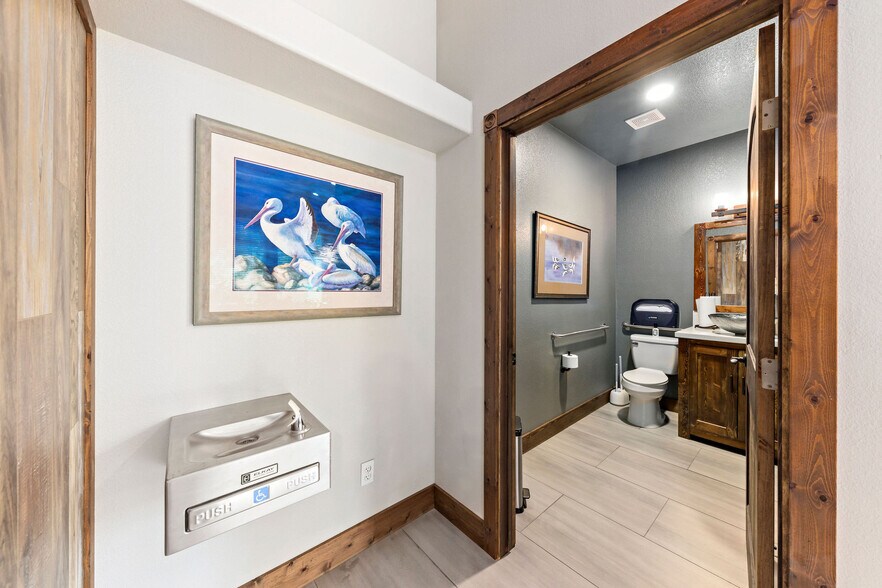 873 NE 7th St, Grants Pass, OR à louer - Photo de l’immeuble – Image 3 sur 52
