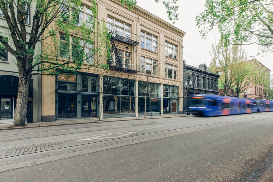 208 SW First Ave, Portland, OR à louer - Photo de l’immeuble – Image 3 sur 3