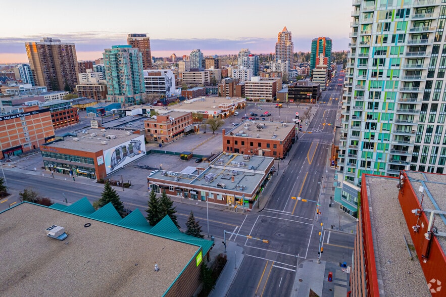 1010 8th St SW, Calgary, AB à louer - Aérien – Image 2 sur 6