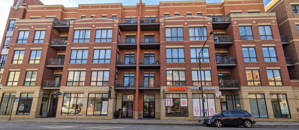 2706 N Halsted St, Chicago, IL à louer - Photo de l’immeuble – Image 1 sur 3