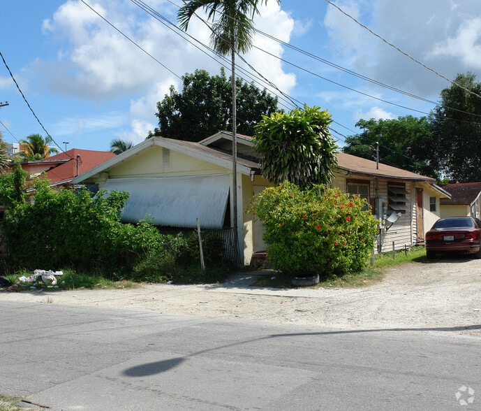 8237 NE 1st Ave, Miami, FL à vendre - Photo principale – Image 1 sur 2