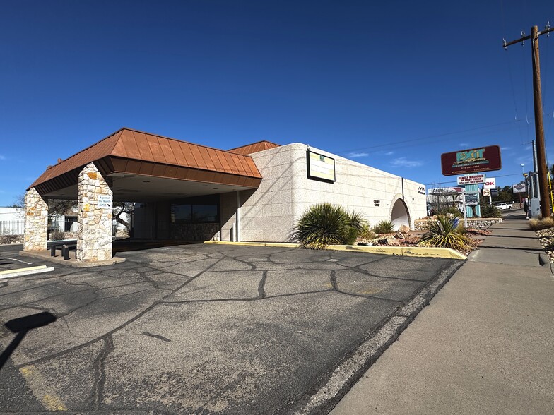 299 Shadow Mountain Dr, El Paso, TX à louer - Photo de l’immeuble – Image 1 sur 31