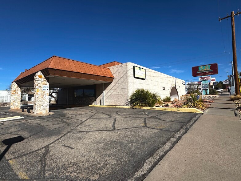299 Shadow Mountain Dr, El Paso, TX à vendre - Photo de l’immeuble – Image 3 sur 35