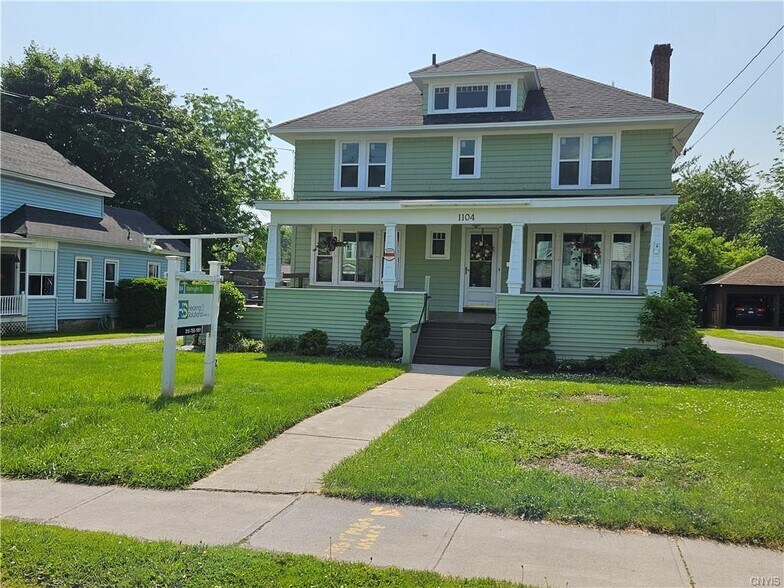 1104 Washington St, Watertown, NY à vendre - Photo de l’immeuble – Image 2 sur 31