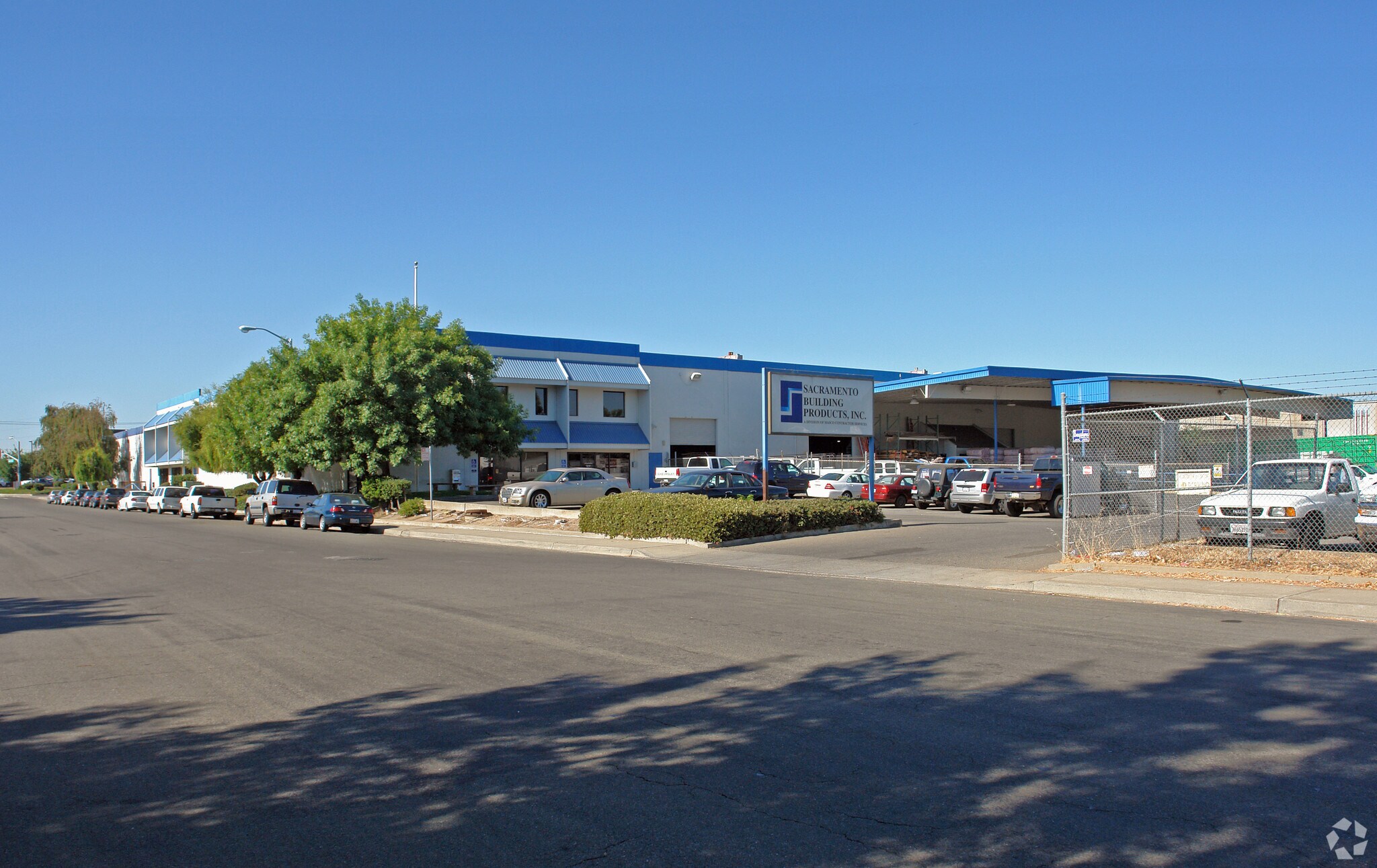 500 Sequoia Pacific Blvd, Sacramento, CA à louer Photo de l’immeuble– Image 1 sur 3