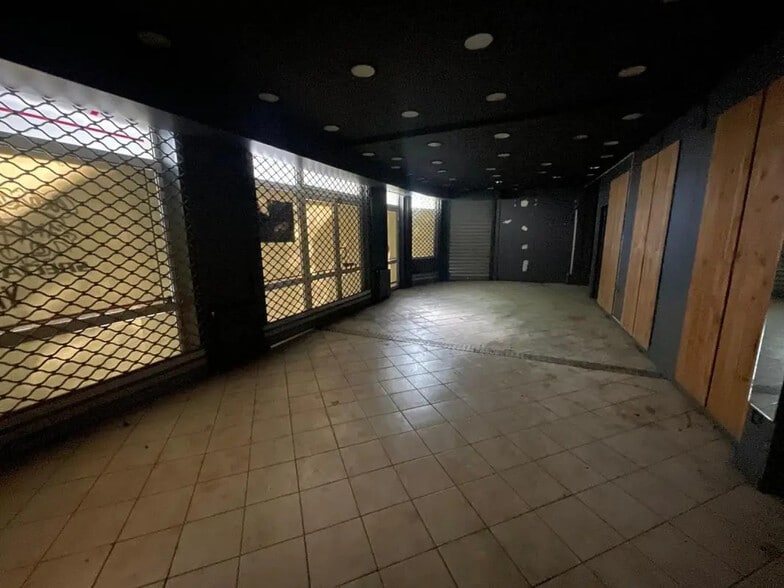 Local commercial dans Paris à vendre - Photo de l’immeuble – Image 3 sur 4