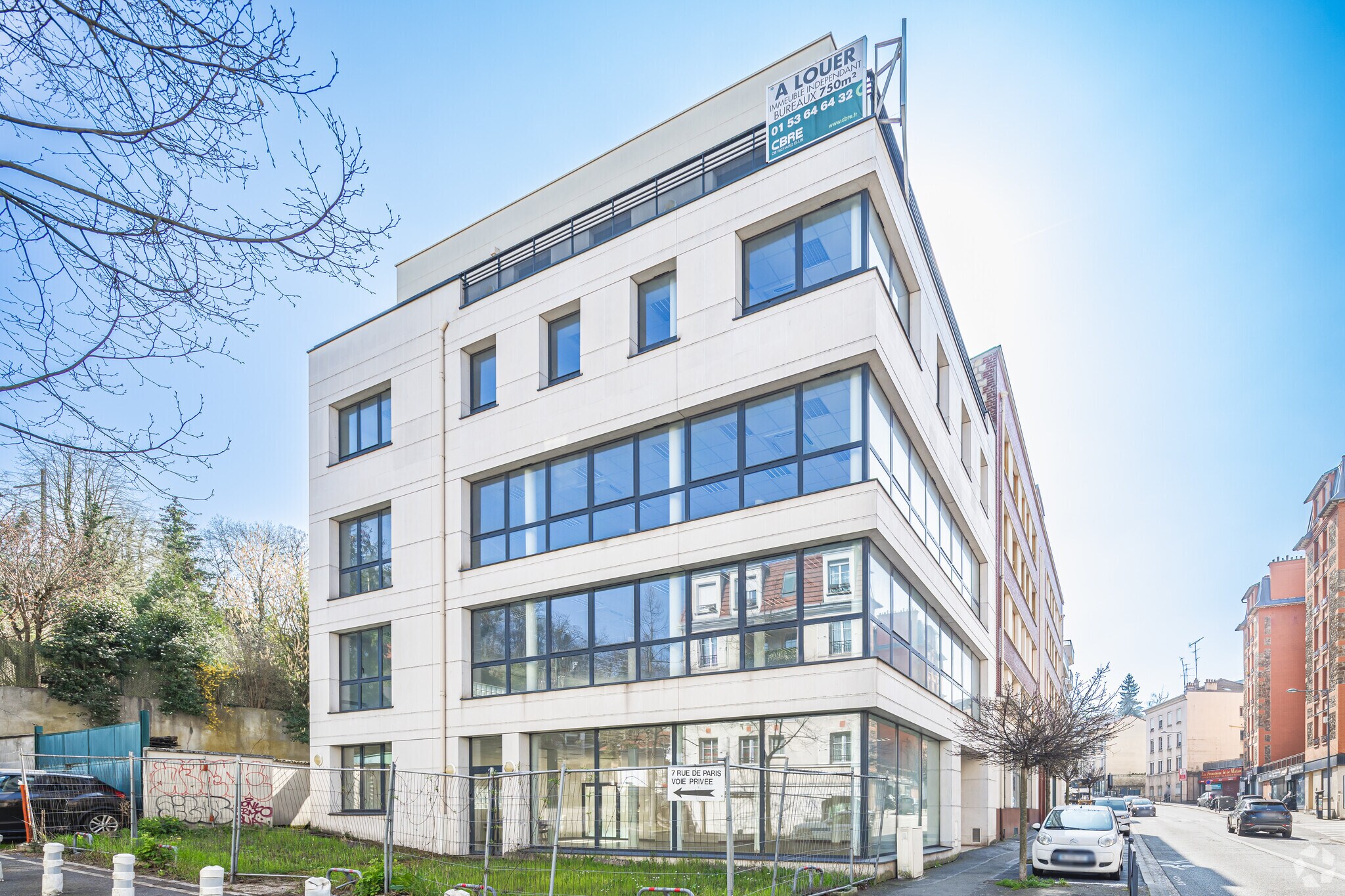 Local commercial dans Meudon à louer Photo principale– Image 1 sur 4