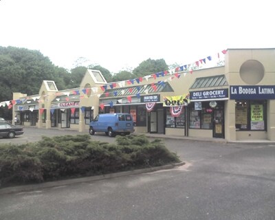 50 Middle Country Rd, Coram, NY à louer - Photo de l’immeuble – Image 3 sur 40