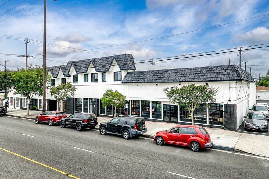 207 N Victory Blvd, Burbank, CA à louer - Photo de l’immeuble – Image 1 sur 17