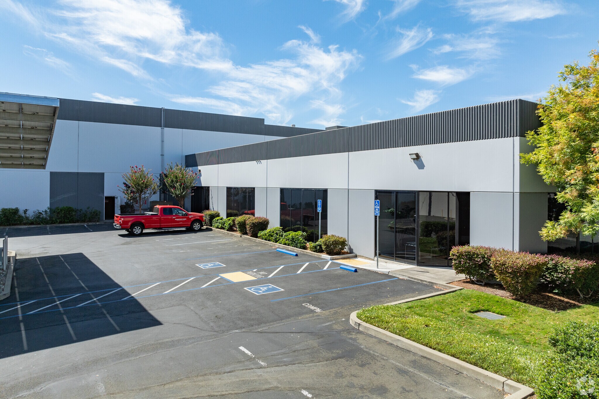 380 Industrial Ct, Benicia, CA à louer Photo principale– Image 1 sur 23