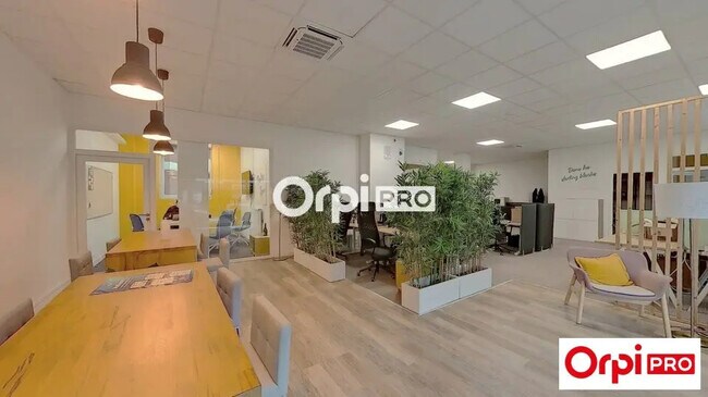 Plus de détails pour Bureau à louer