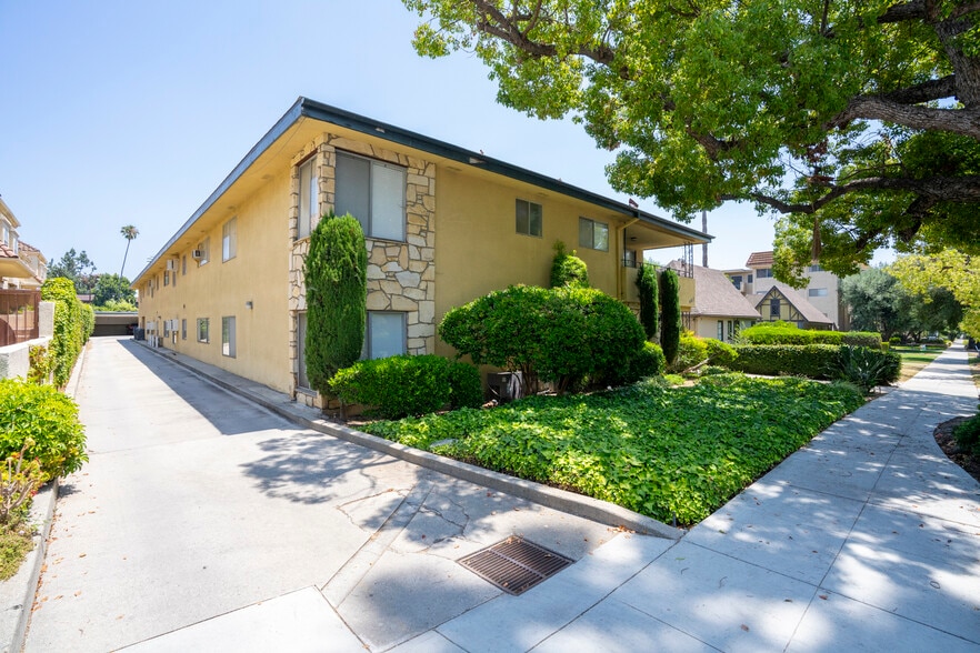482 S El Molino Ave, Pasadena, CA à vendre - Photo de l’immeuble – Image 2 sur 12