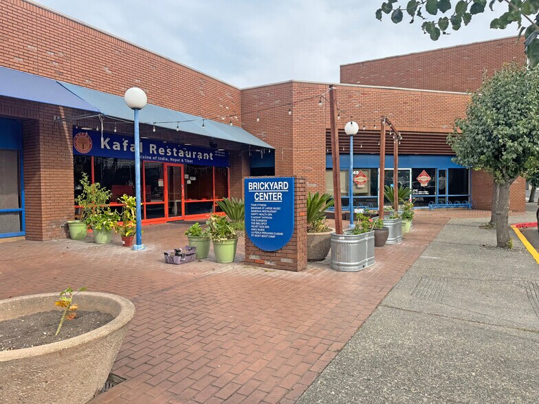 446 B St, Santa Rosa, CA à louer - Photo de l’immeuble – Image 2 sur 3